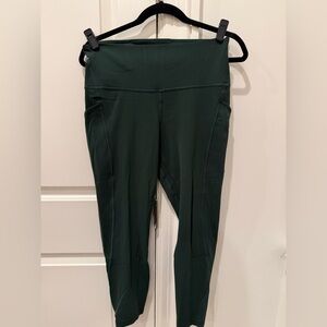 Align High-Rise Crop with Pockets 23” Size 12 Legacy Green